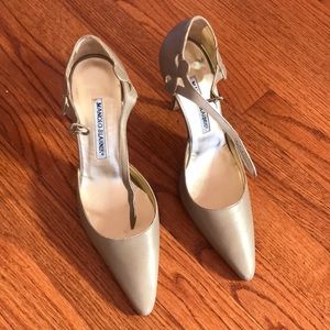 Manolo blahnik heel size 37 retail $615